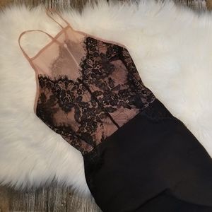 ♥️TOPSHOP Fitted Midi Lace Dress♥️